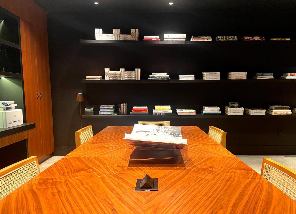 Ette Luxury Hotel & Spa Four Corners Exterior foto The library at the museum